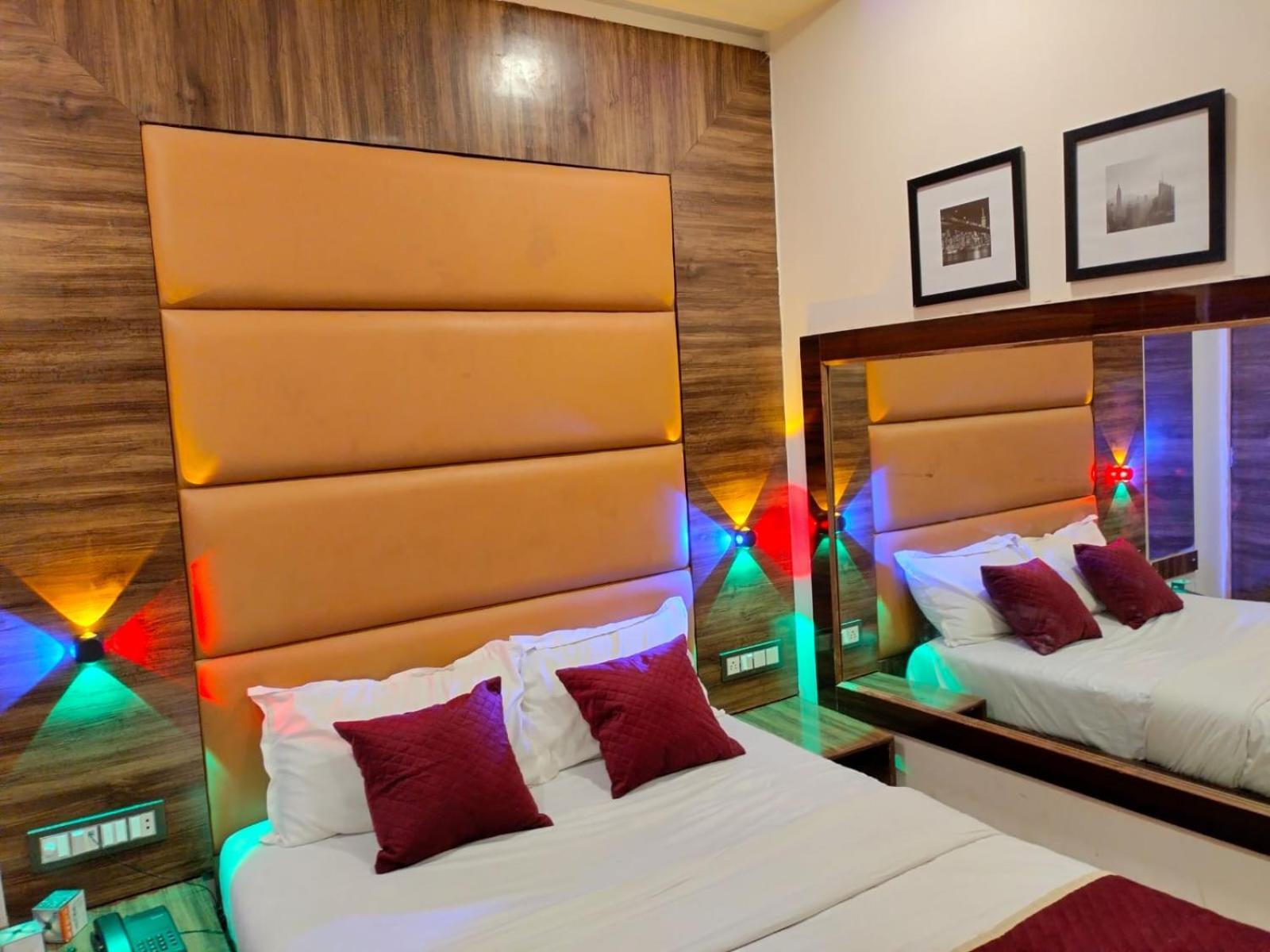 Hotel Blue Wellington - Near Mumbai Airport Exteriér fotografie