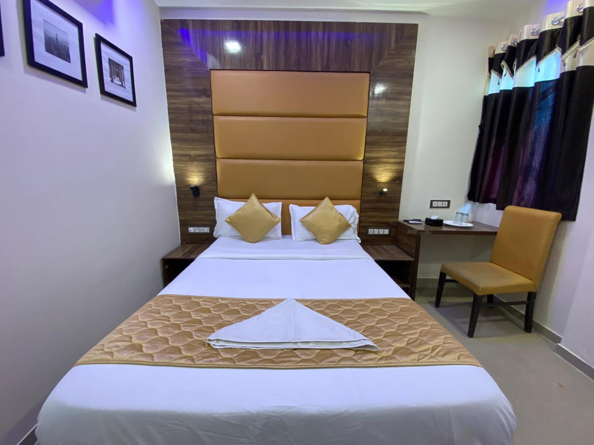 Hotel Blue Wellington - Near Mumbai Airport Exteriér fotografie